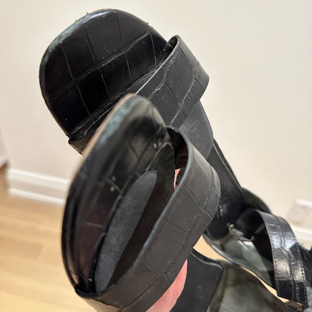 Vince sandals